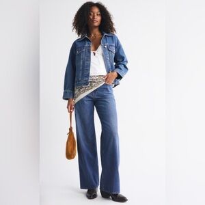 Abercrombie & Fitch The Wide Leg High-Rise Curve Love Light Blue Jeans Sz 28/6